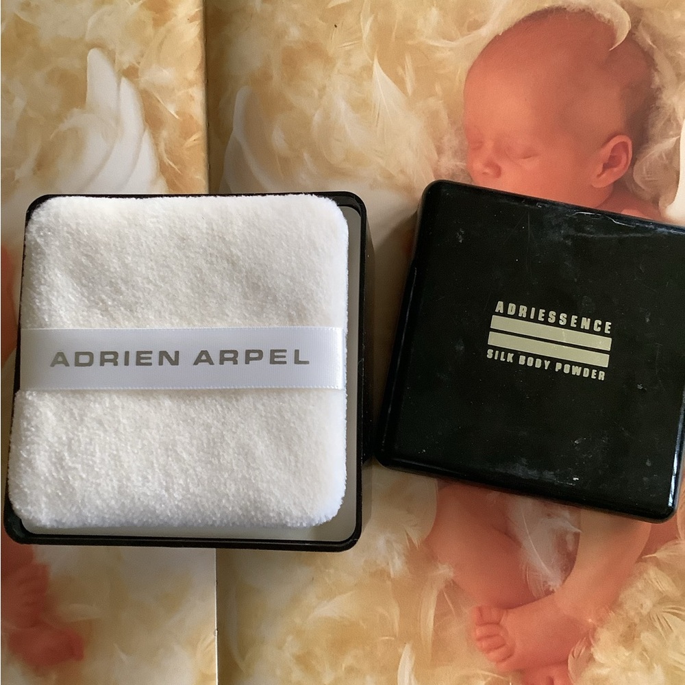 Vintage New Adrienne Arpel Adriessence silky body powder 3.5 oz